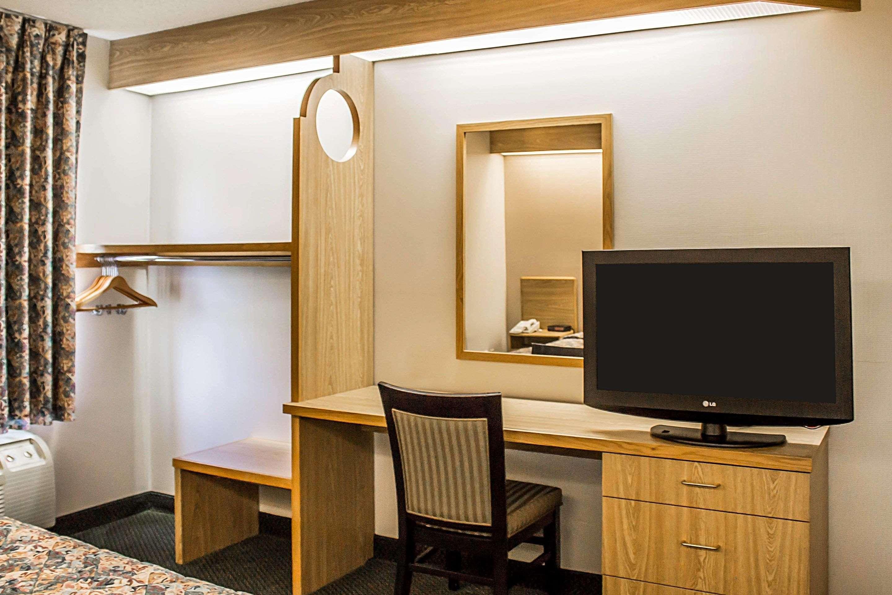 Rodeway Inn Abbotsford Екстер'єр фото