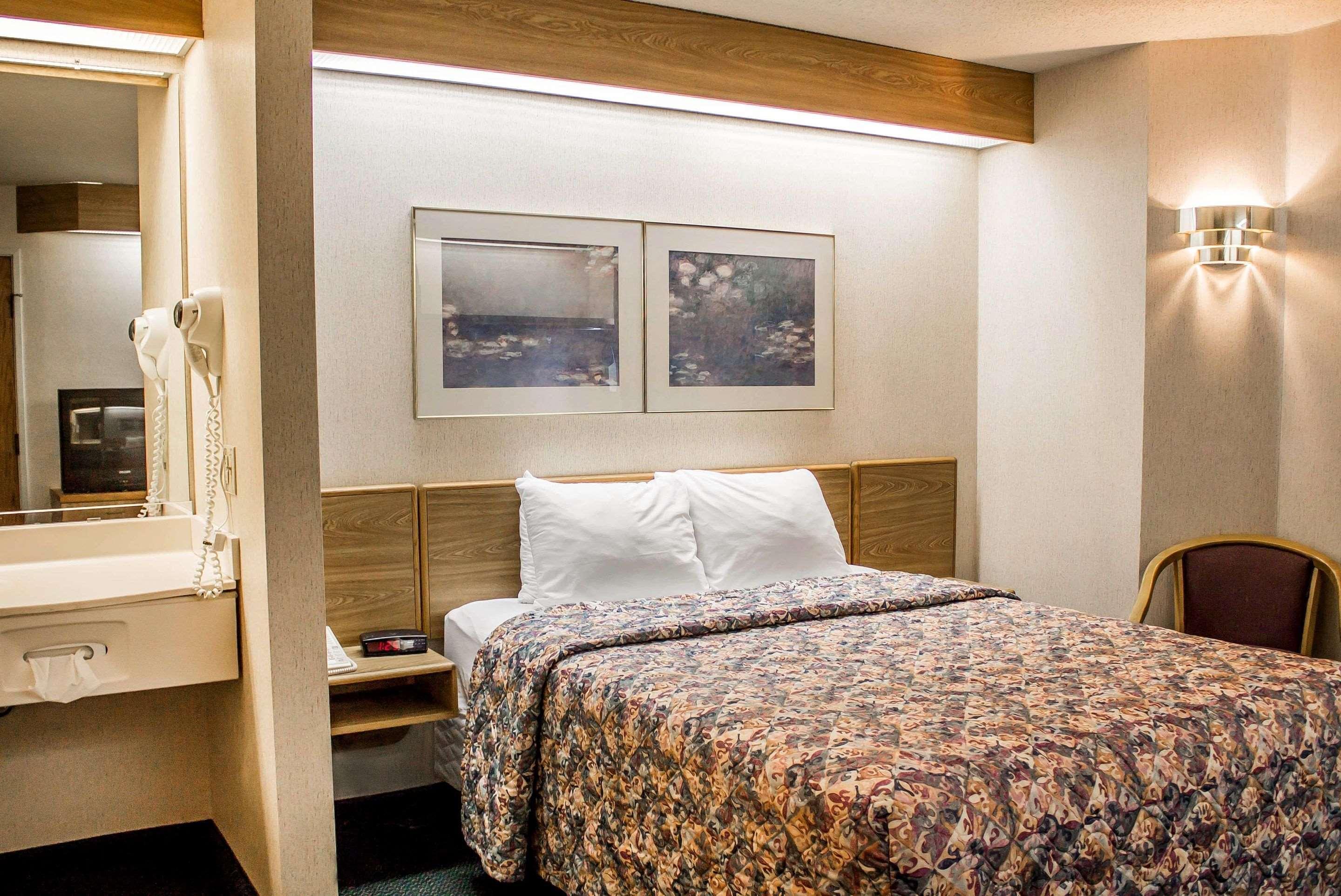 Rodeway Inn Abbotsford Екстер'єр фото