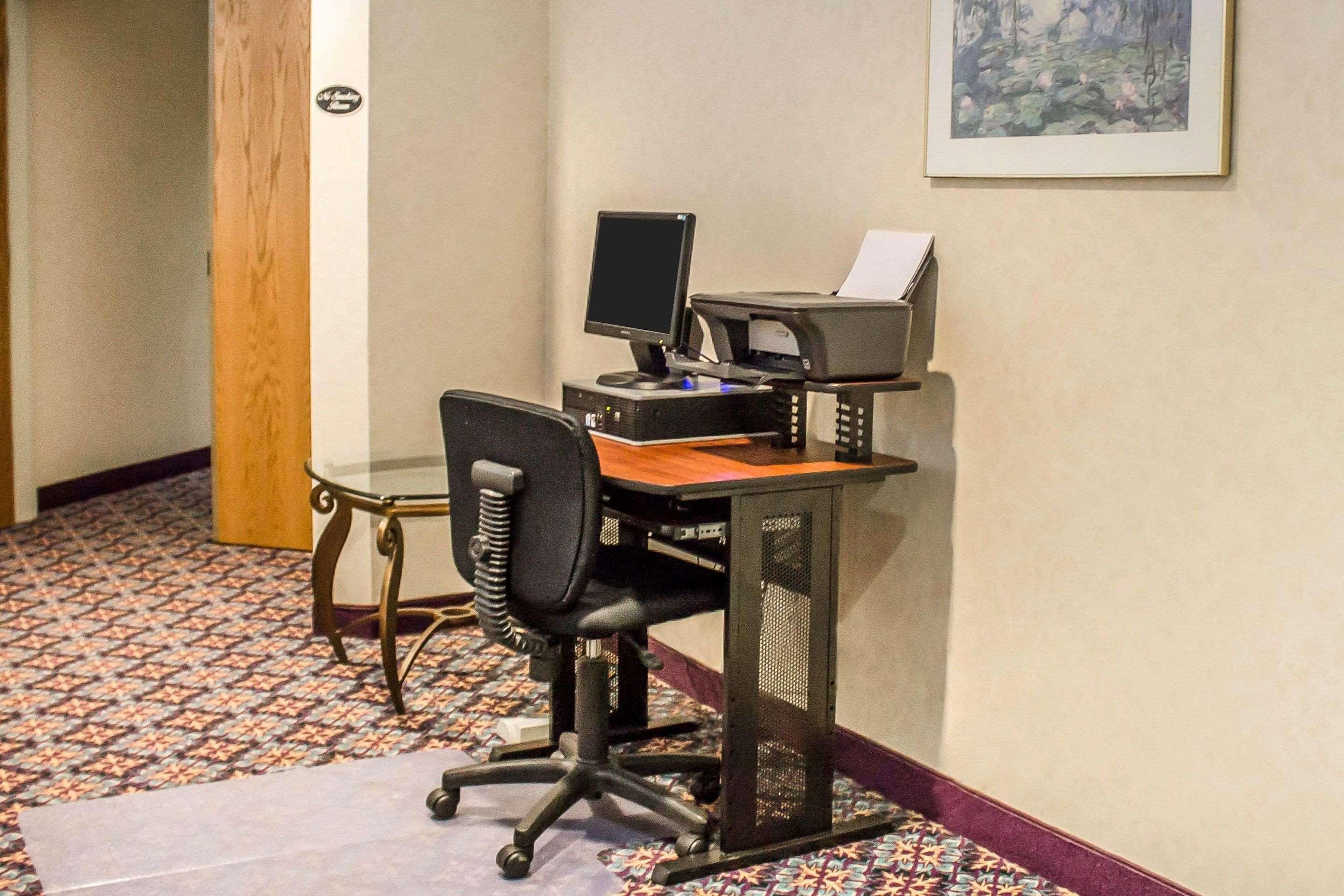 Rodeway Inn Abbotsford Екстер'єр фото